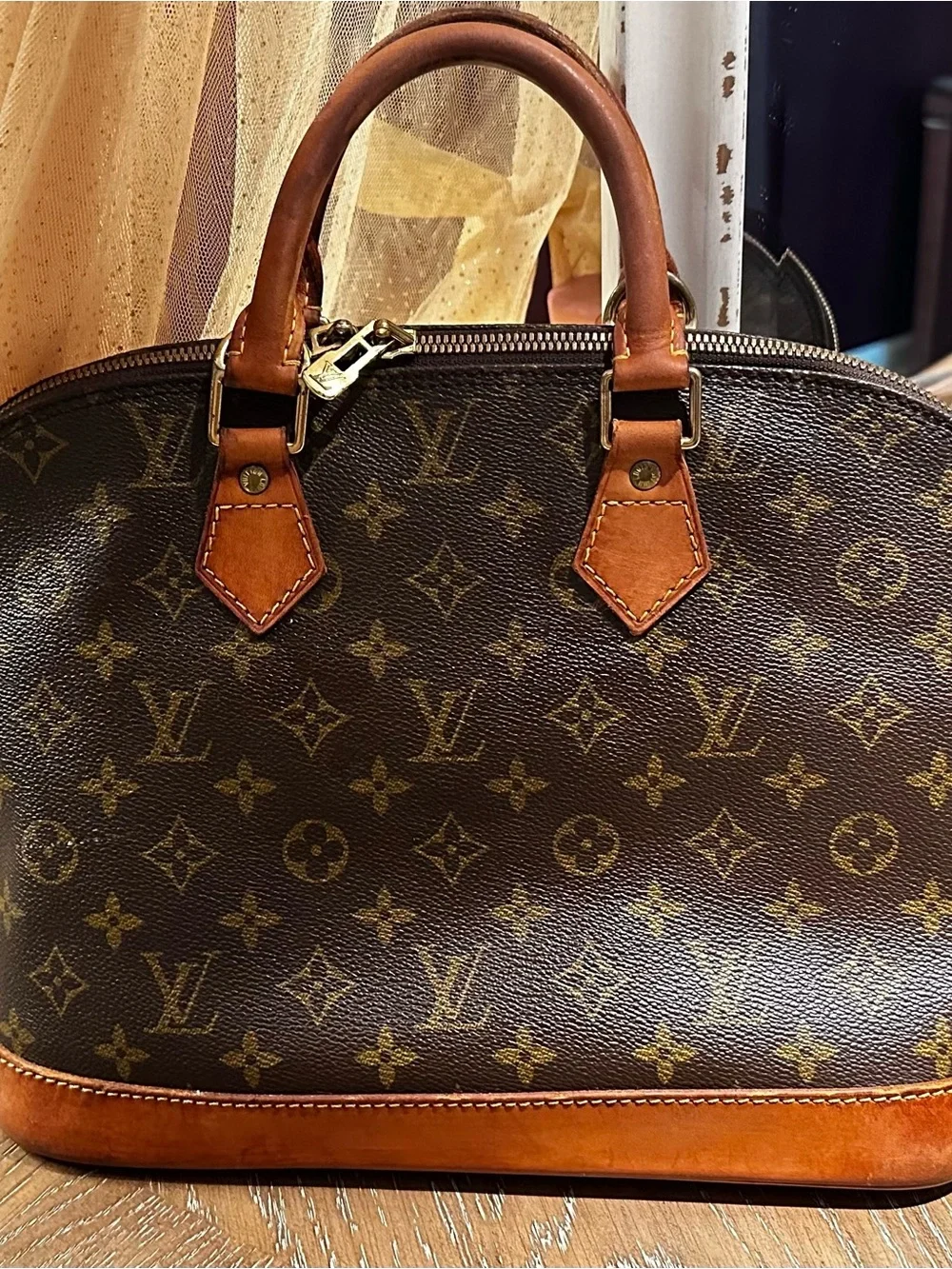 Louis Vuitton Alma